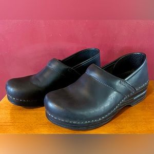 Dansko Professional Nurse Work Shoes Clogs Solid Black Sz 40 Euro 9.5 US 9 1/2